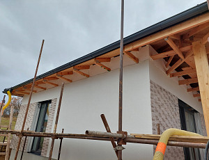 Zateplení stropu bungalovu pomocí foukané izolace